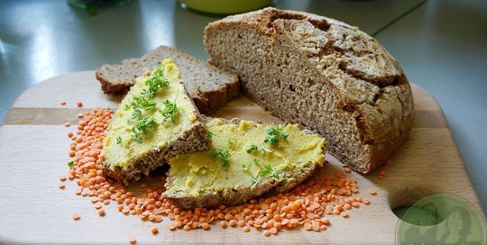 Rote-Linsen-Ananas-Aufstrich